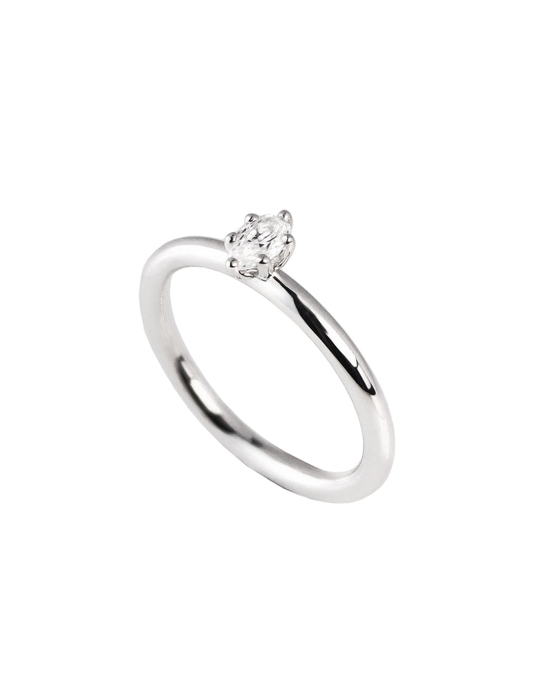 June Vigselring / Förlovningsring, Oval diamant 0,25 ct.